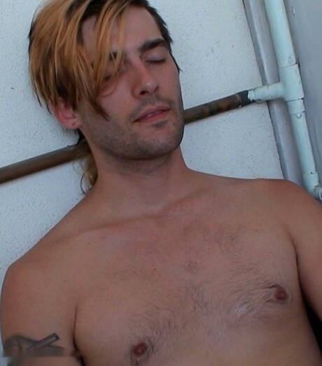 Alterna Dudes: Goed gebouwde Achilles speelt met lul