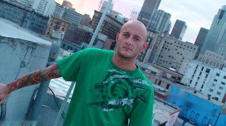 Il bel Ramses e il duro Stagg in una scena di pompino all