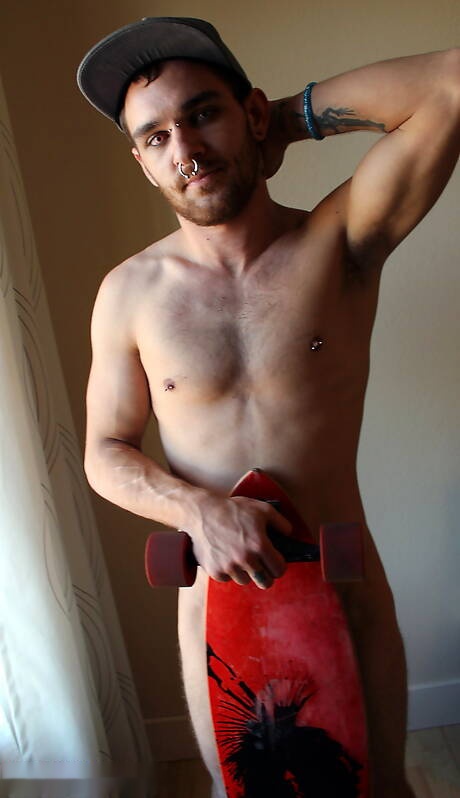 Le husky Dirty Little Piggy pose nu