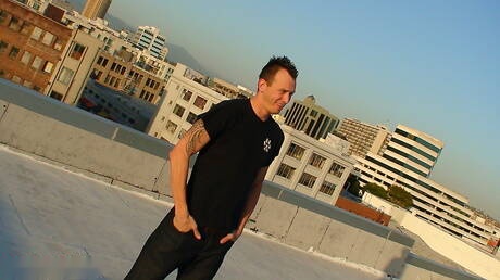 American beefcake Jake Ryans and stud Derrick Paul have a good sex outdoor