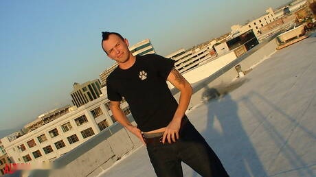 American beefcake Jake Ryans and stud Derrick Paul have a good sex outdoor