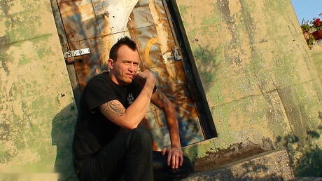 American beefcake Jake Ryans and stud Derrick Paul have a good sex outdoor