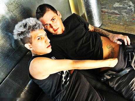 Ramses musclé et Sabastian Fischer costaud dans une action de baise anale torride