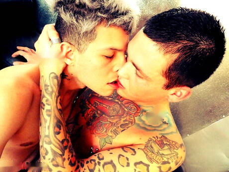 Il muscoloso Ramses e il muscoloso Sabastian Fischer in una bollente azione di sesso anale