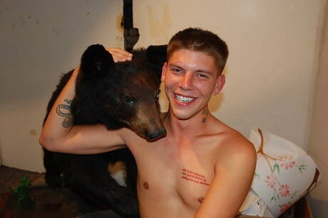 Alterna Dudes: American hunk Brayden Jaymes and well-built Angel Garcia sucking and fucking each other