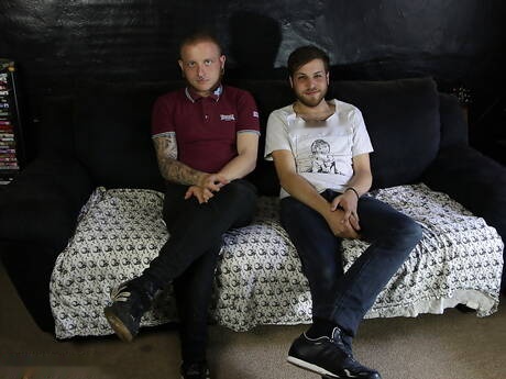 Der attraktive Oni und der harte Kerl Keith Gordon in einer Schwanzlutschszene