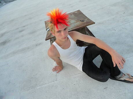 Les jeunes Américains Alec Grey et Josh Bensan dans une scène de fellation à l