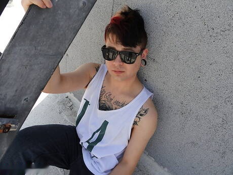 Alterna Dudes: Beefcake Dustin and beefy Sabastian Fischer in hot homosexual scene outdoor