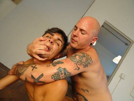 帥哥Lorne Rox和肌肉男Skyler激情做愛