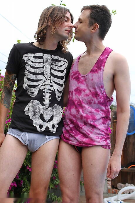 Lo stallone Christop e il robusto Chrisbot posano nudi all