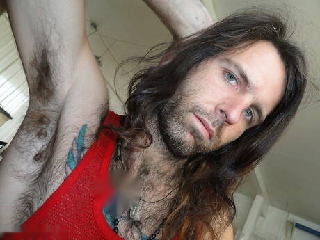 Il giovane ragazzo Austin Cunningham si masturba il cazzo