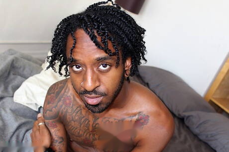 タフガイのジェットとアメリカ人の少年アレクシ・ヴラドフが異人種間でセックス