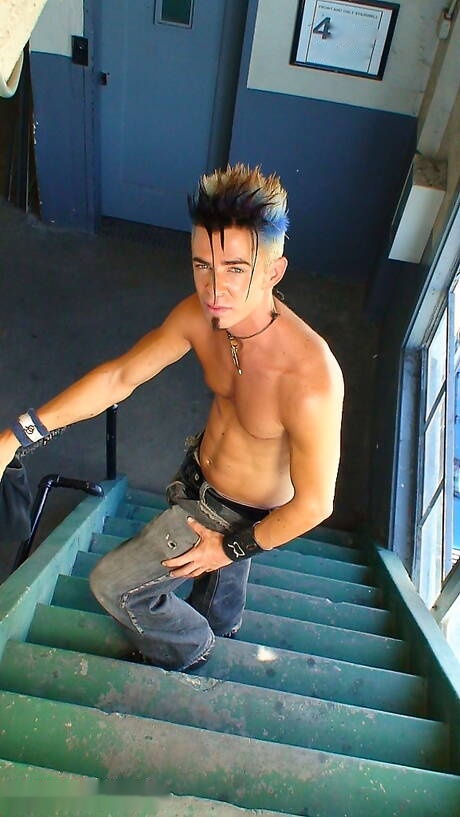 Tough guy Sonic shows a perfect body outdoor