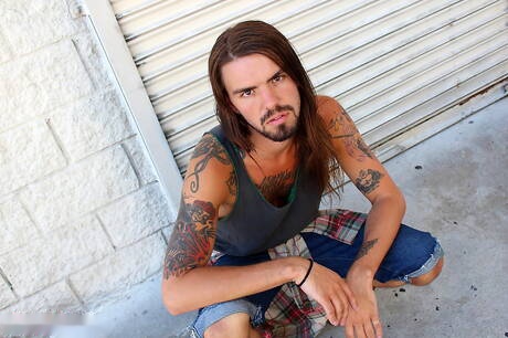 Alterna Dudes: American stars pretty boy Murphy Maxwell and stud James Ryder have a good oral sex outside