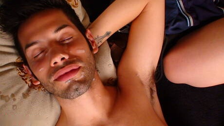 Il giovane ragazzo Adam Moon e il giovane Brandon si sono scopati a vicenda