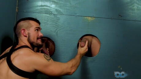 Der attraktive Dominic Pacifico und der muskulöse Aarin Asker ficken nach dem Schwanzlutschen