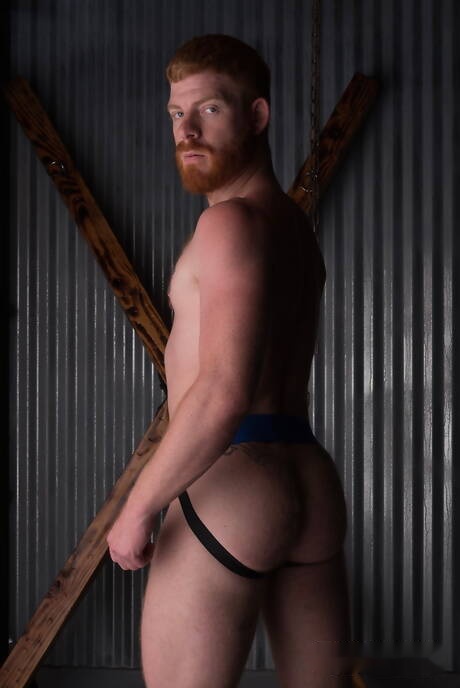 American beefy Bennett Anthony undressing and showing his butt