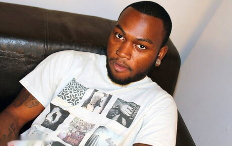 Der kräftige Josh und der junge Amerikaner Josh Bensan ficken nach einem interracialen Blowjob in den Arsch