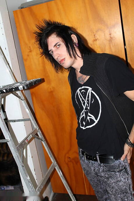 Hot twink Aj Addams jack off his cock