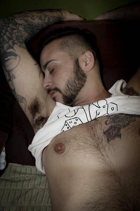 FTM Dicky Johnson in solo-pornoscène