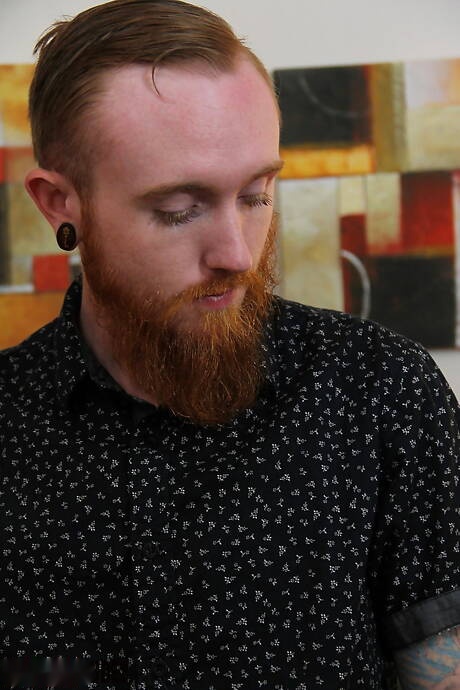 American pretty boy Dom Ty jerk off his cock