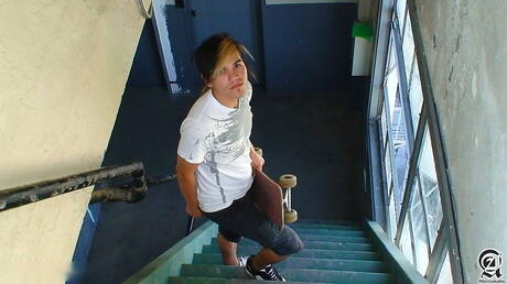 Superstud Ian Crash shows a perfect body outside