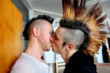 Pretty american guys muscular Lucius Cross and young Alexi Vladof in hot homosexual action