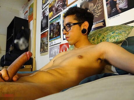 Latino beautiful boy Hermes jack off his dick