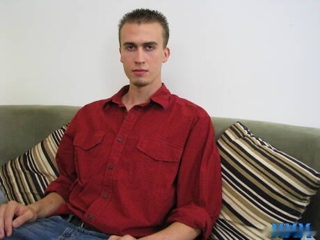 Il giovane Mitch e il bel ragazzo Cassidy in una scena di pompino