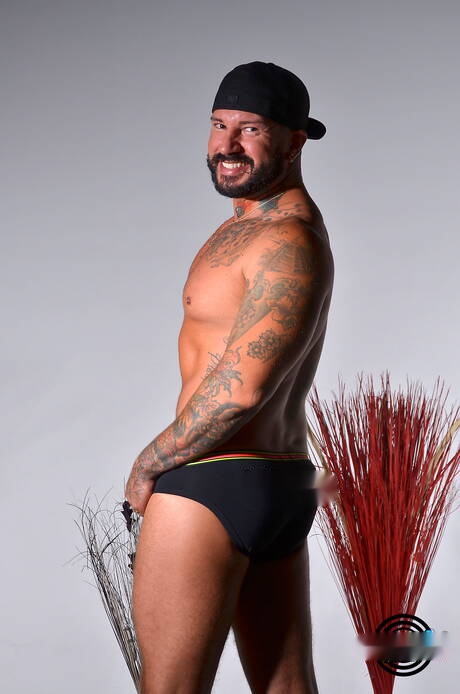 Il fusto John Rene e il muscoloso Jaycee si fanno un buco nel culo