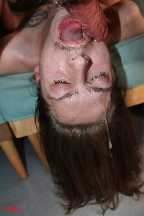 Il super stallone Jacob Fisher e il muscoloso Kinky Viktor si scopano il culo dopo aver succhiato il cazzo