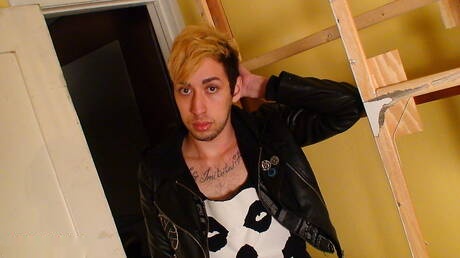 Hunk Darby mostra un corpo bellissimo