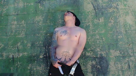 Il super stallone Christian Vaughn si masturba all