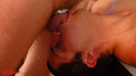 Schaamteloze vrienden Orion Cross, Luke Cross en Kade hebben een goede trio-seks