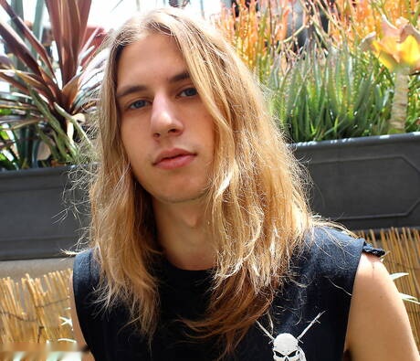 Young dude Hans Wunderkind wanking with sex toy outdoor