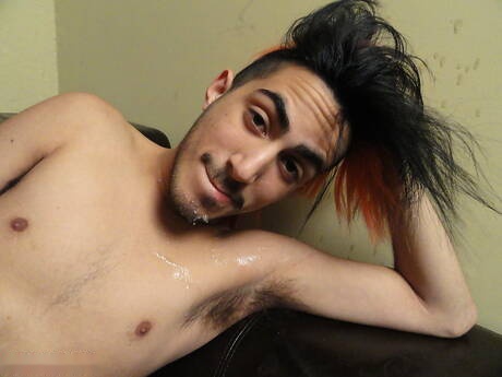 Alterna Dudes: Latino hunk Saint Dillon and twink Charles Bronsin make a love