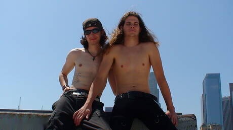 Il giovane Spencer Kayne e il twink Kade dominati e umiliati all