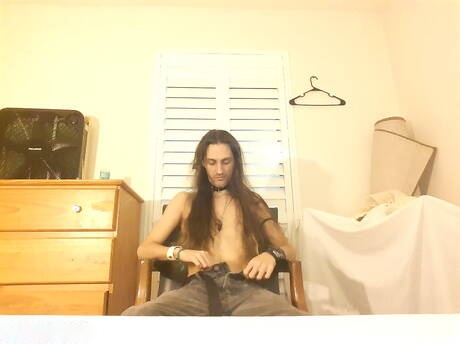 Il bel ragazzo Jack Connor si masturba il cazzo