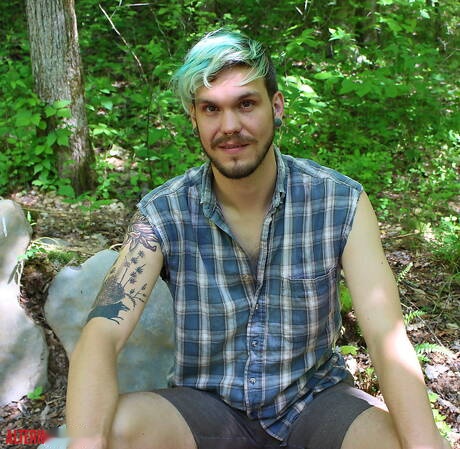 Beefy Israel Oka and hunky guy Kit Coda have a good oral sex outside