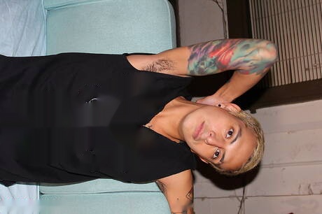 Lekker lauw masturberen met speeltje