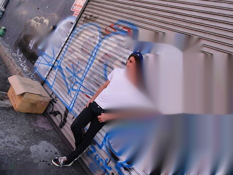 Der hübsche Junge Jason Kennedy und der amerikanische schwule Bär Beau Butler haben draußen einen guten Oralsex