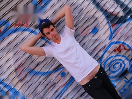 Der hübsche Junge Jason Kennedy und der amerikanische schwule Bär Beau Butler haben draußen einen guten Oralsex