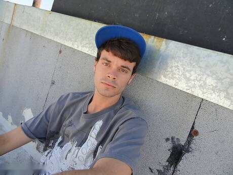 Der hübsche Junge Jason Kennedy und der amerikanische schwule Bär Beau Butler haben draußen einen guten Oralsex