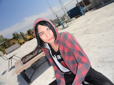 Il bel ragazzo Lance Blass e la giovane americana Roxy Red si scopano il culo dopo un pompino all