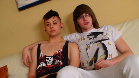 Il muscoloso Dustin e il muscoloso americano Jake Ryans fanno sesso anale