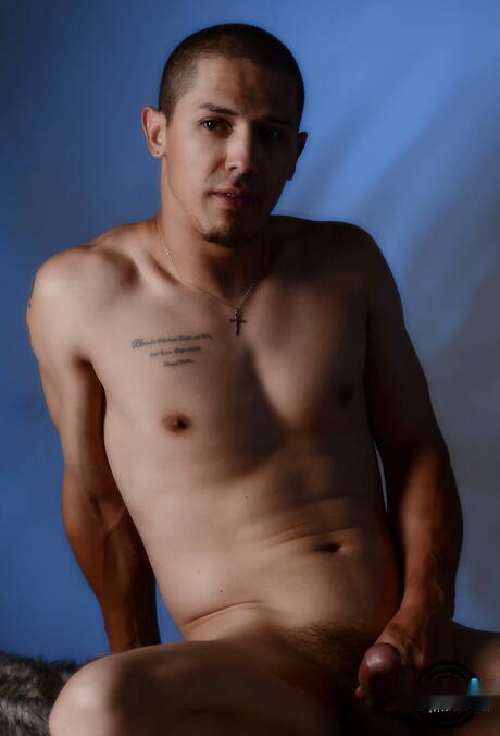 Il muscoloso Gavin si masturba il cazzo