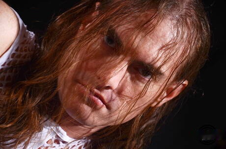 Il giovane ragazzo Shade Hancock si masturba