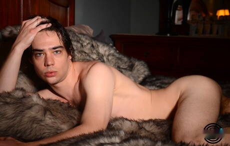 SpunkU: El hombre fuerte Dylan Nguyen y el musculoso estadounidense Zack Randall posando desnudos al aire libre