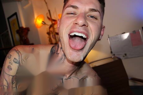 Der attraktive Kanadier Romeo Davis und der schöne Amerikaner Zak Bishop haben harten Analsex