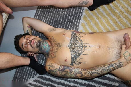 Stud Zack Mint en de Amerikaanse gespierde Matthew Grande hebben goede anale seks